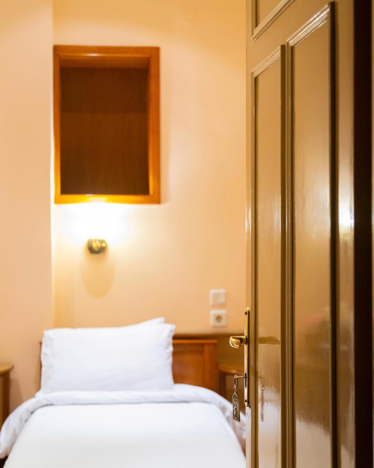 Hotel Avra Kardítsa Exteriör bild