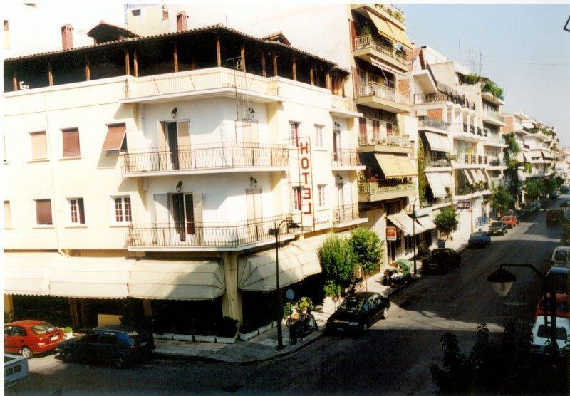 Hotel Avra Kardítsa Exteriör bild